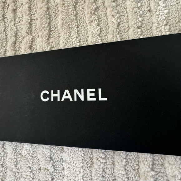Authentic Chanel Booklet & Certification Card clean - Picture 9 of 14